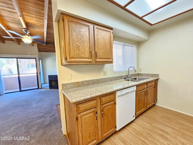 5750 N Camino Esplendora Unit C 227