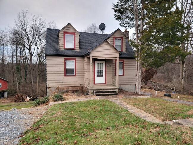 Photo - 4216 New Holland Rd House