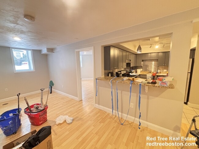 Photo - 10 Strathmore Rd Unit B