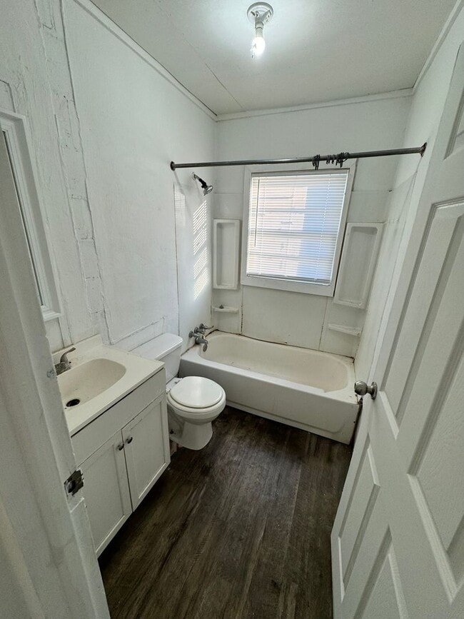 Photo - 519 1st St
