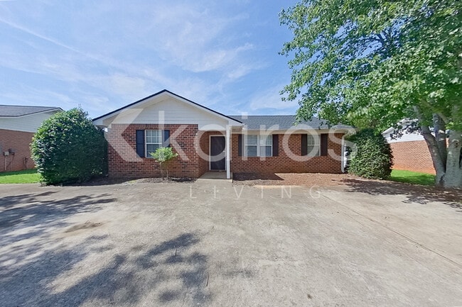 Photo - 310 Deer Park Dr House