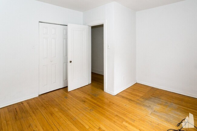 Photo - 1910 W Winnemac Ave Unit 1904-1