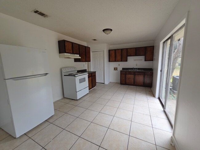 Photo - 4119 Karen St