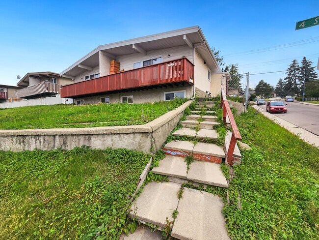 Photo - 6335-6334 4 St NW