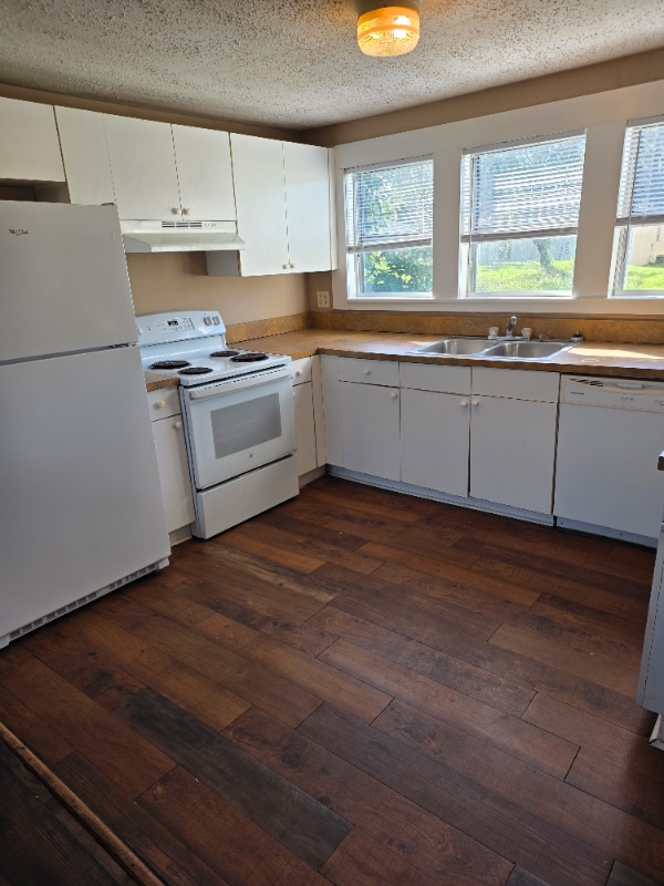 Photo - 2919 Maine Ave