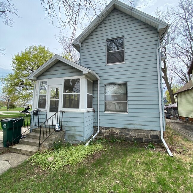 Photo - 1109 W Washtenaw St