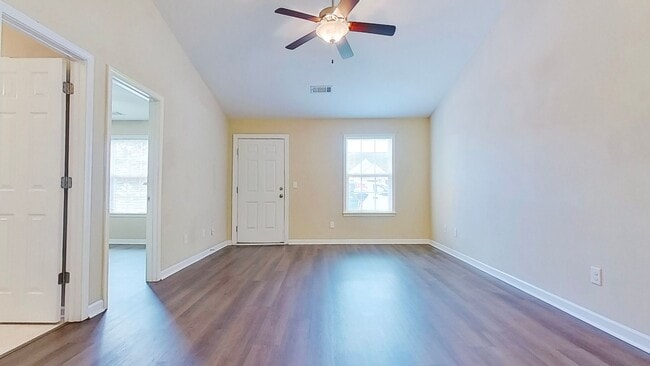 Photo - 2 Bed/ 2 Bath Townhouse