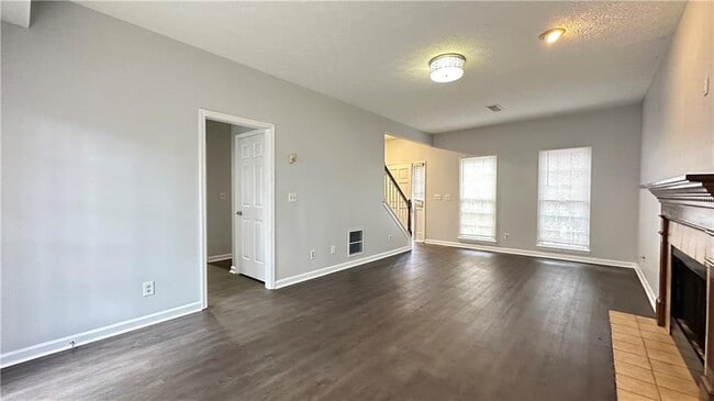 Photo - 430 Meadowfield Trail