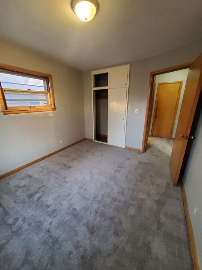 3130 S 48th St. - 8 Family