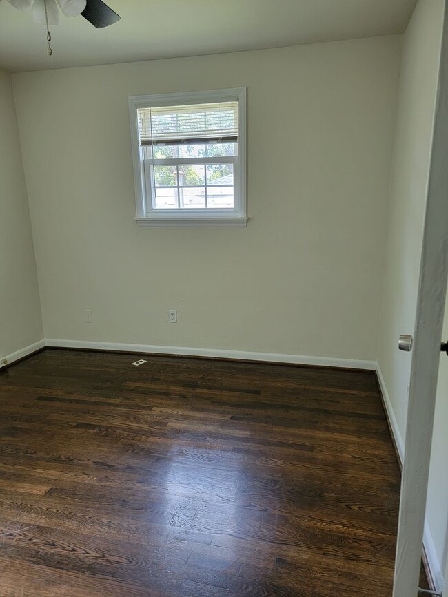 Photo - 2 BR 1 Full Bath Duplex Virginia Place