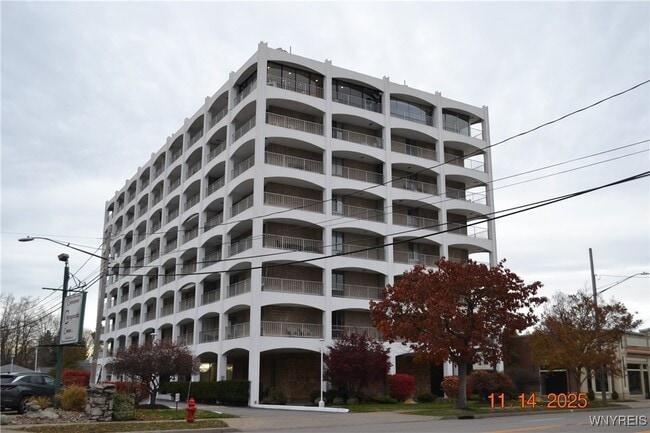 Photo - 5854 Main St Unit 301