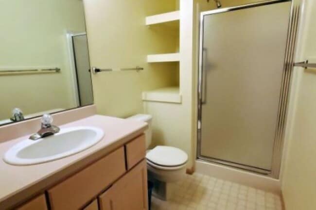Photo - 1704 Wellington Pl Unit 1704