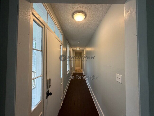 26 Ashton St