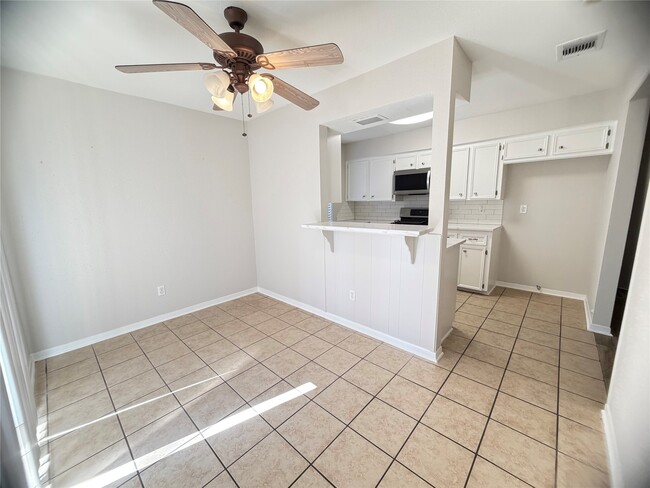 Photo - 2758 Foliage Green Dr