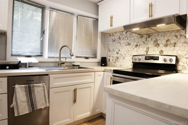 Photo - 617 Smithtown Ave Apartment