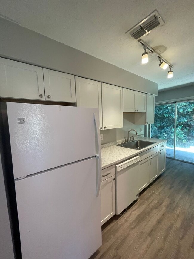 Photo - Cozy & Convenient – 2 Bedroom Home in Ocala