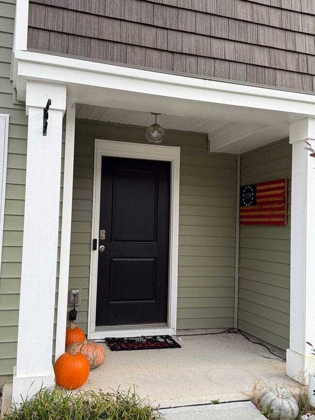 Photo - 141 Rosefield Ct