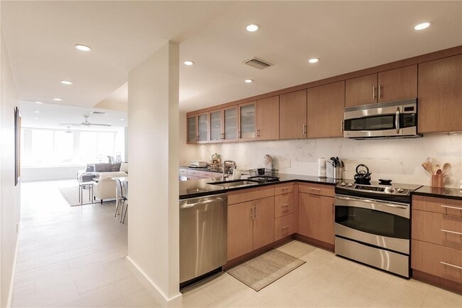 Building Photo - 1255 E Peppertree Dr Unit 601