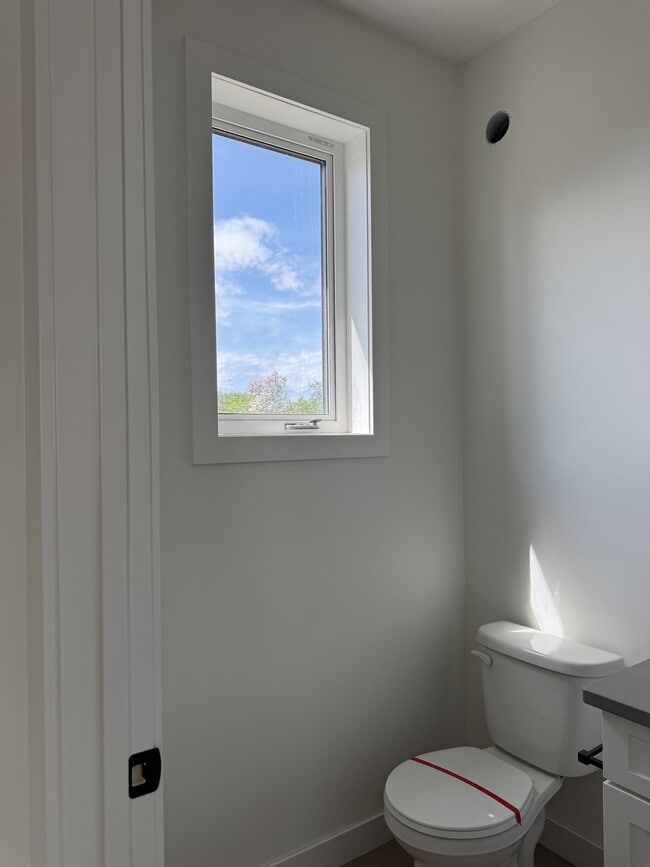 Photo - 9636-9160 160 St NW Unit 1