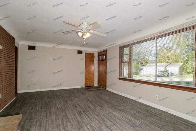 Photo - 152 Flora Dr