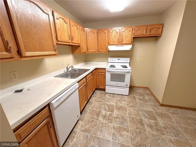 Photo - 831 Highview Dr