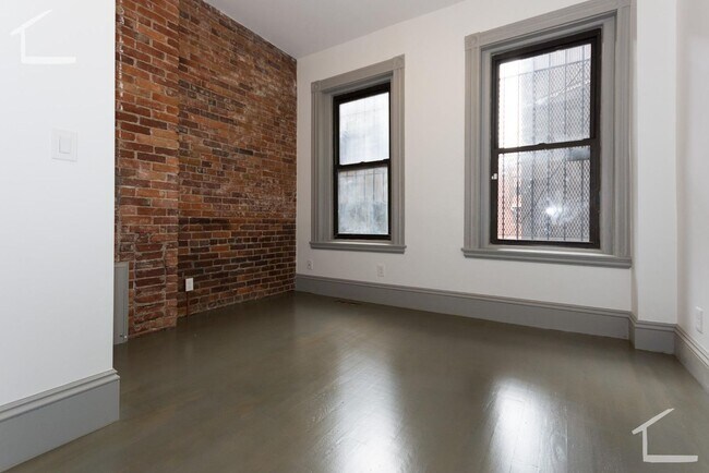 Photo - FENWAY 3 BED!!!