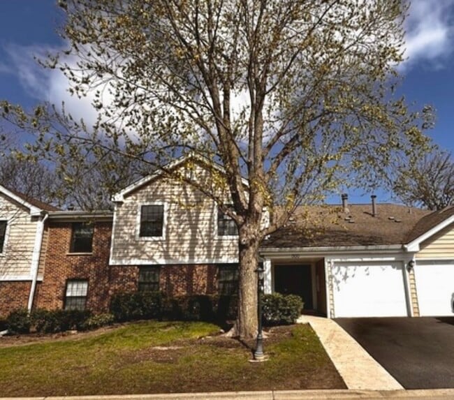 Building Photo - 300 Pembridge Ln Unit D2 Rental