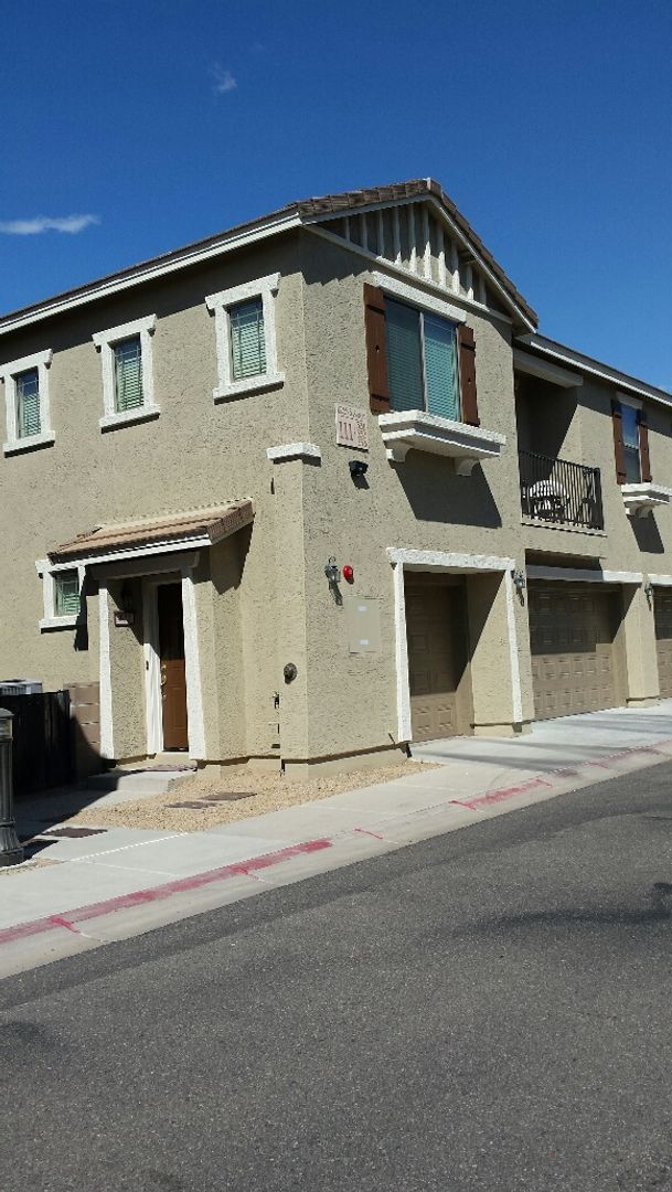 2 bedroom /2 bath with a garage located in... - 2 bedroom /2 bath with a garage located in... Condo Unit 332