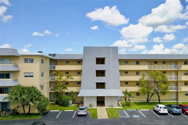 Building Photo - 7410 SW 82nd St Unit K309 Rental