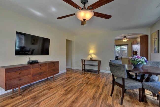 Photo - Excellent 4 Bed Home!