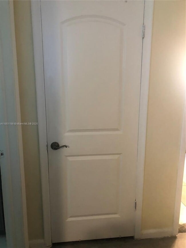 Photo - 6890 Liberty St