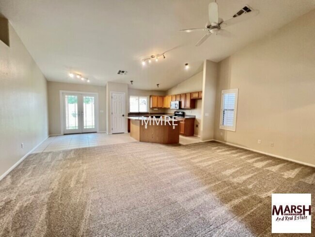 Photo - Nice 3 bedroom + den home in Chandler!