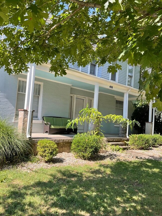 Building Photo - NOW LEASING FOR FALL ‘26 Rental
