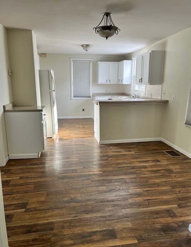 Photo - 412 S 73rd St