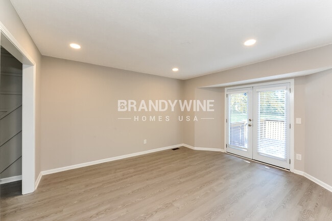 Photo - 100 Crawford Cir