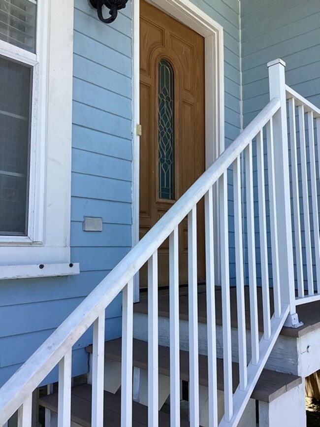 Photo - NEW PRICE!! Move in Ready Single Family Home - 4 bedroom - 1.5 Bathroom on Stock Island