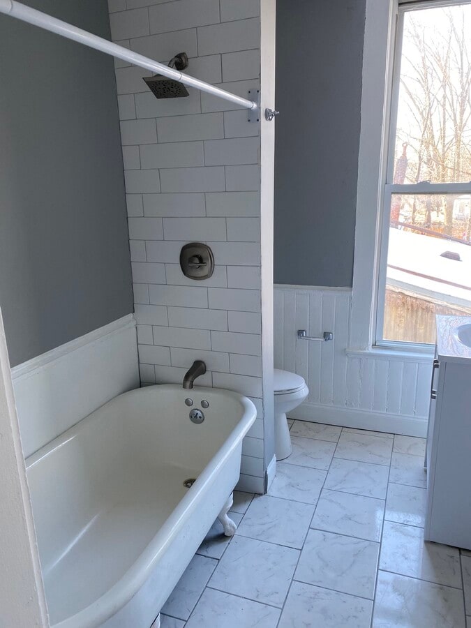 Photo - W Main Unit 2