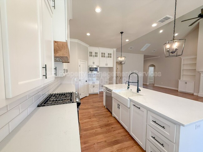 Photo - 801 N 5th St