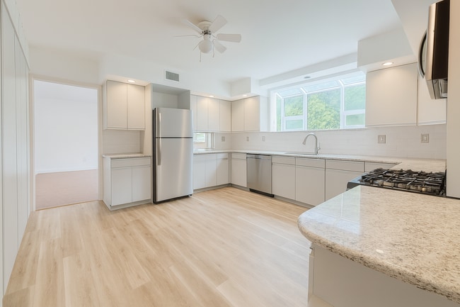 Photo - Luxury French-Style Rancher in Gladwyne – ...