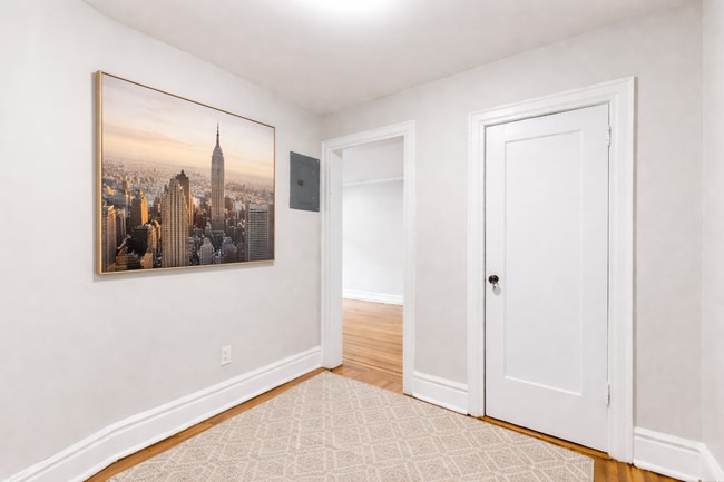 Photo - Montclair Gardens