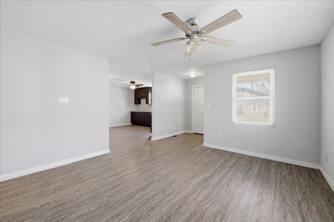 Photo - 2819 N Gladstone Ave