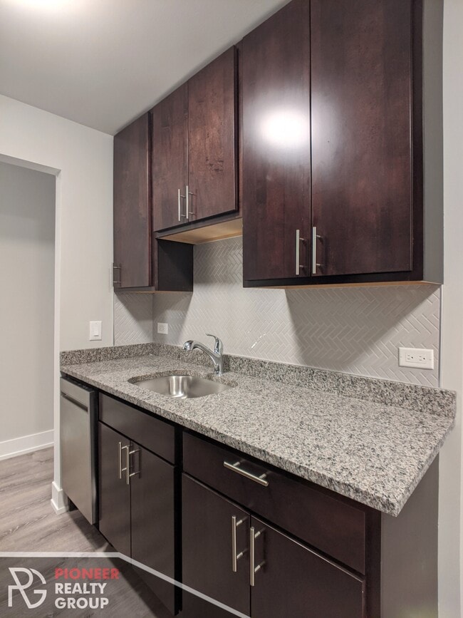 Photo - 546 W Surf St Unit 309