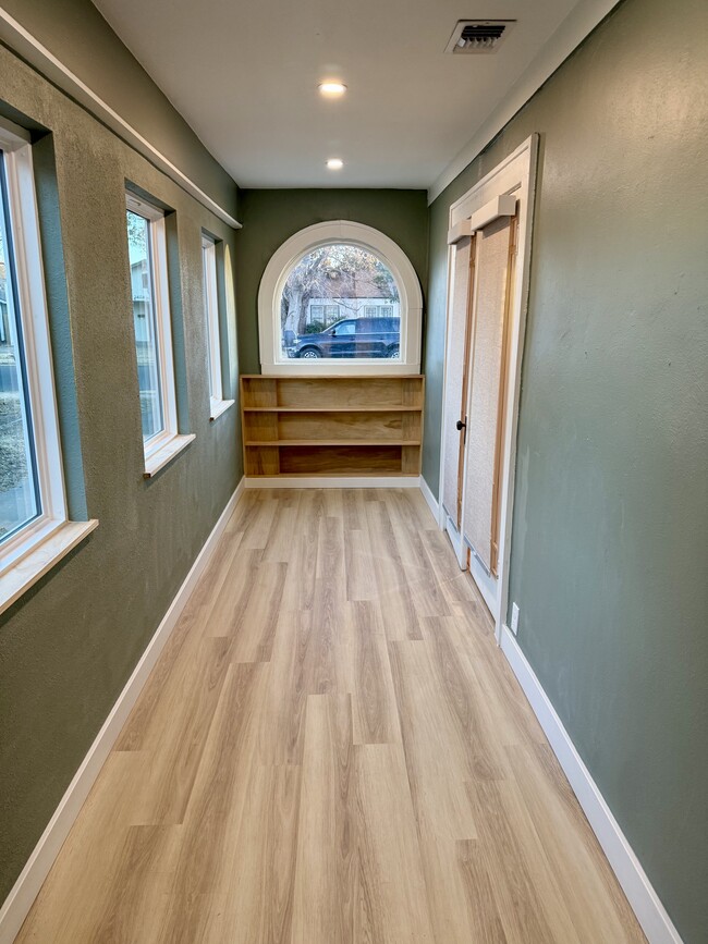 Photo - 2420 22nd St