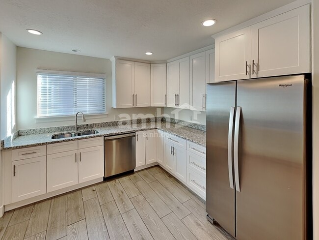 Photo - 2 American Way