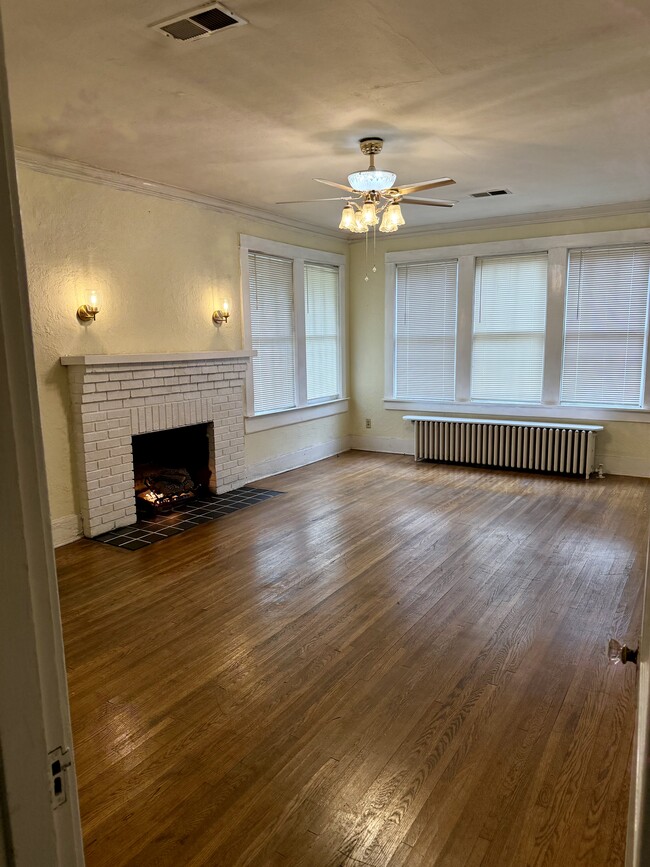 Photo - 2100 University Cir