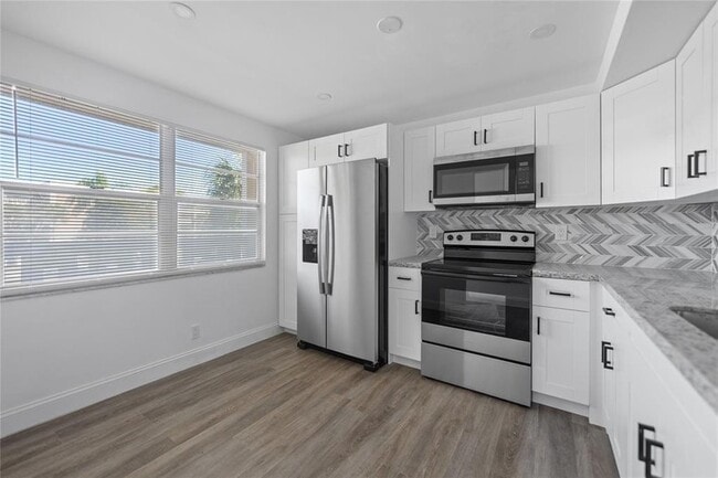 Building Photo - 2202 Lucaya Bend Unit J2