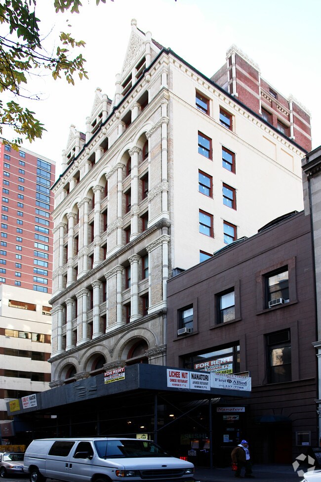 Photo - 166 Montague St