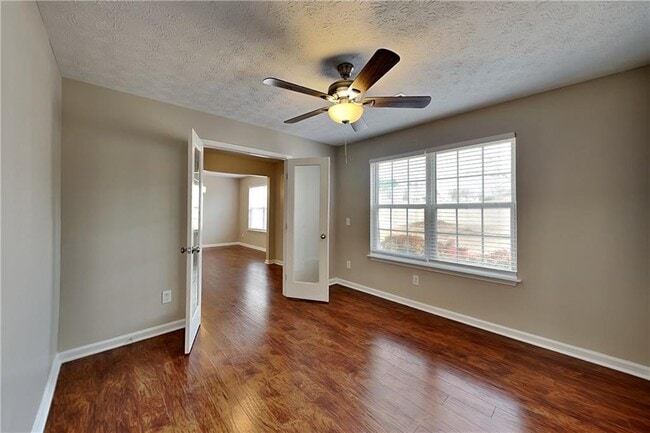 Photo - 7550 Springmill Ct