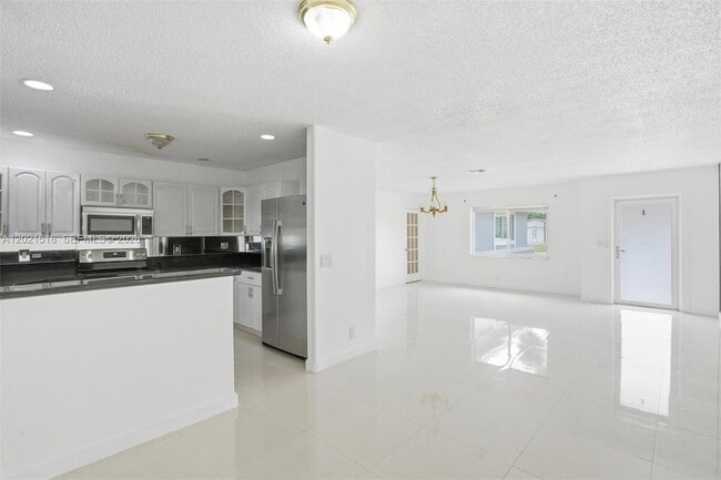Photo - 7434 Thatcher Ave