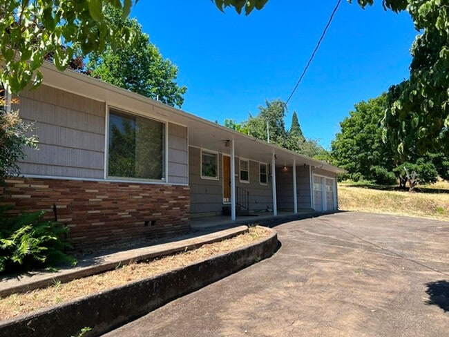 Photo - 3Bd/2Ba Single Story House - Available to View!